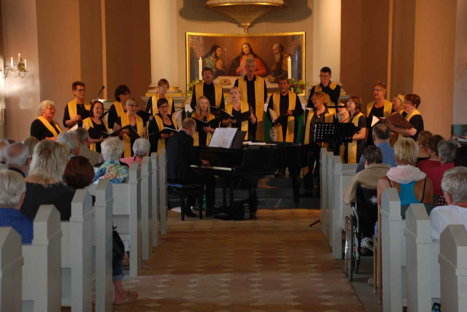 Der Gospelchor beim Begüßungslied
